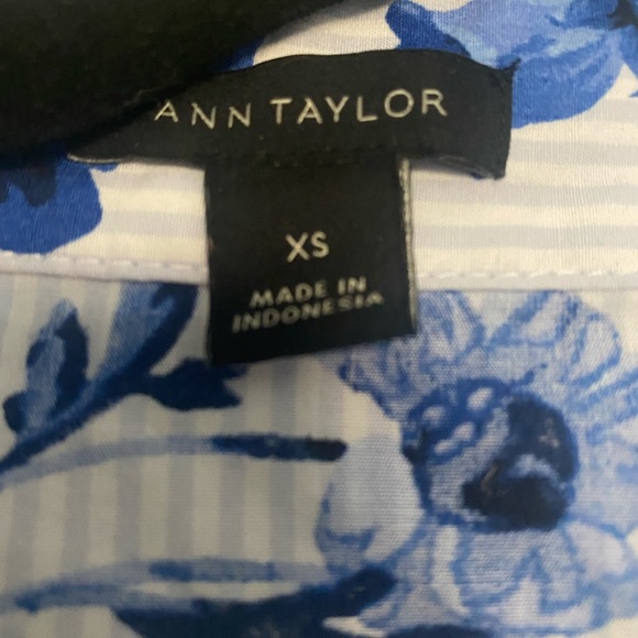 Ann Taylor Blue Floral Tie Blouse - Picture 2 of 4